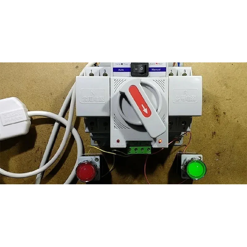 Întrerupător de transfer automat solar trifazic în afara rețelei
